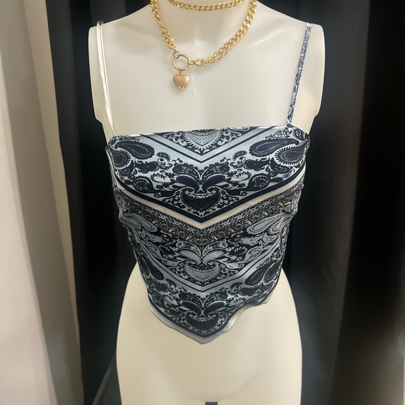 Rue 21 and White Paisley backless tank Top NWT - Picture 2 of 7